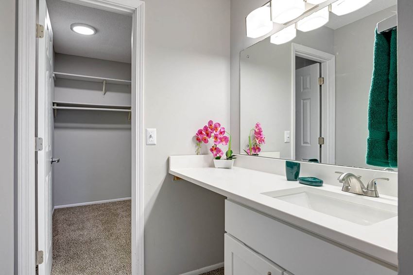 Stratford Wood Apartments, 18900 Stratford Road, MN RentCafe